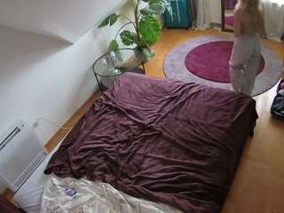 voyeurcam-julmodels-whitebed-4 camsoda stream image, 11.11.2025 07:00