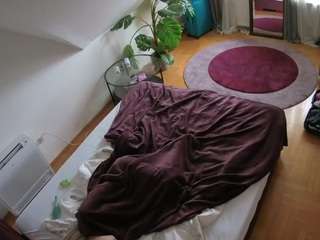 voyeurcam-julmodels-whitebed-4 camsoda stream image, 11.11.2025 07:00