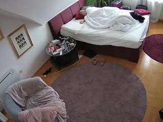 voyeurcam-julmodels-whitebed-4 camsoda stream image, 23.02.2025 13:00