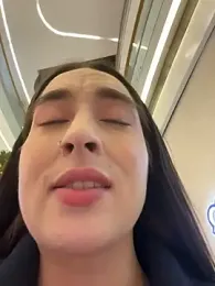Holly_Play stripchat stream image, 22.11.2025 13:00