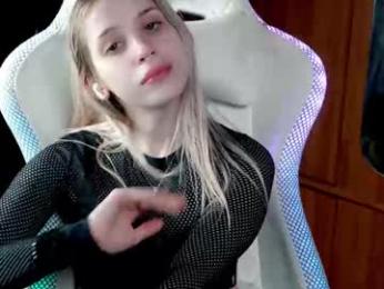 ho1yh01e chaturbate stream image