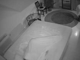 voyeurcam-julmodels-whitebed-4 camsoda stream image, 13.12.2025 15:00