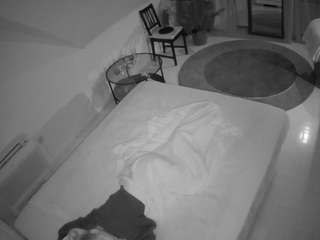 voyeurcam-julmodels-whitebed-4 camsoda stream image, 13.12.2025 15:00