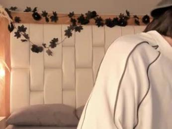 daphne_and_roger chaturbate stream image, 23.12.2025 11:10