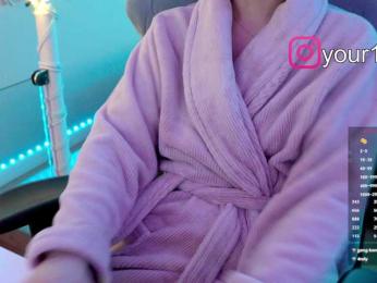 VikkiExtraCheese bongacams stream image