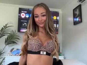 luvlivvyy chaturbate stream image