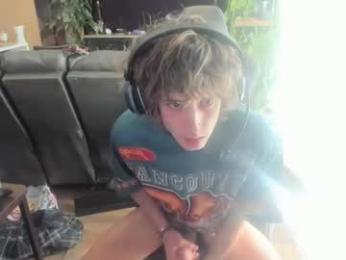 bashful4200 chaturbate stream image