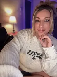 miamellycious stripchat stream image