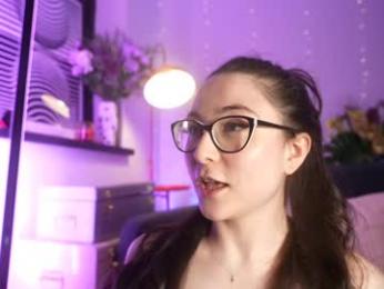 littlee33 chaturbate stream image, 02.02.2026 21:10
