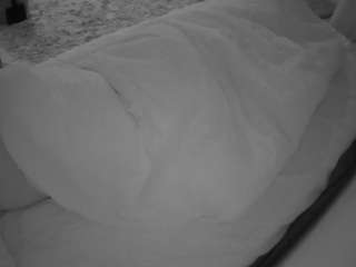 voyeurcam-julmodels-whitebed-4 camsoda stream image, 22.02.2026 00:00
