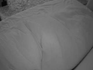 voyeurcam-julmodels-whitebed-4 camsoda stream image, 22.02.2026 00:00