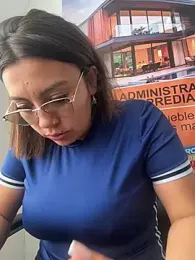 LIZ-06_ stripchat stream image