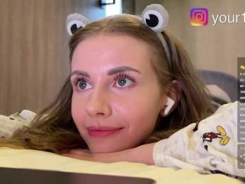 VikkiExtraCheese bongacams stream image