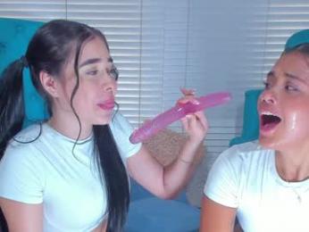 cuteanddesesperate chaturbate stream image, 31.01.2025 17:00