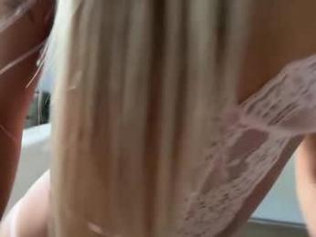 luvlivvyy chaturbate stream image