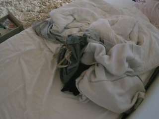 voyeurcam-julmodels-whitebed-4 camsoda stream image, 26.02.2026 18:50