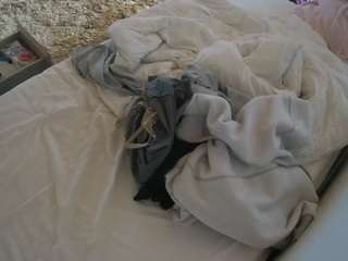 voyeurcam-julmodels-whitebed-4 camsoda stream image, 26.02.2026 18:50