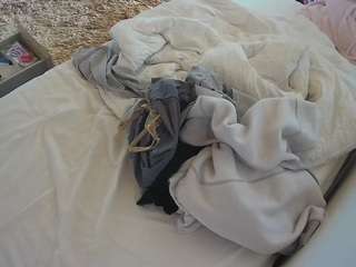 voyeurcam-julmodels-whitebed-4 camsoda stream image, 26.02.2026 18:50