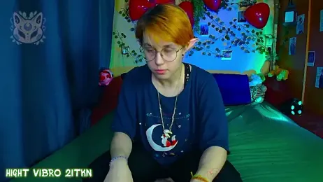 TrickyKitsune stripchat stream image