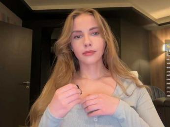 VikkiExtraCheese bongacams stream image