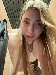 Sunny___Bunny stripchat stream image