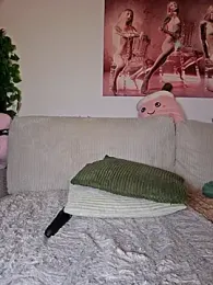 LessiaMia stripchat stream image