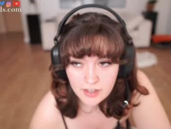 serareads chaturbate stream image