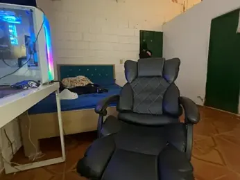 Max_TheHorseDick stripchat stream image, 16.03.2026 01:50