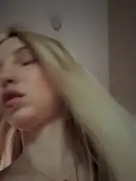 Adelina0001 stripchat stream image