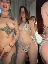 RollingGirls stripchat stream image