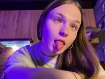 nloraaa chaturbate stream image