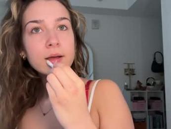 elenahere4u chaturbate stream image, 07.04.2026 14:10