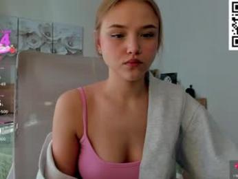 flooora_0 chaturbate stream image, 20.04.2026 01:10
