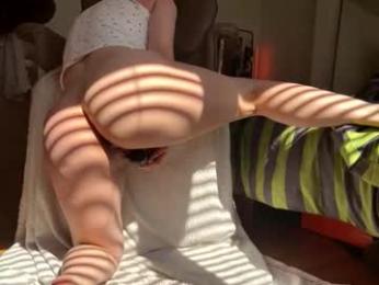 justbecauseiloveit chaturbate stream image, 24.04.2026 09:00