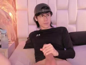 daphne_and_roger chaturbate stream image, 05.05.2026 11:00