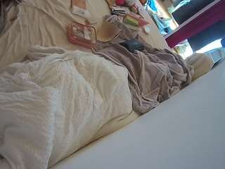 voyeurcam-julmodels-whitebed-4 camsoda stream image, 05.05.2026 14:10