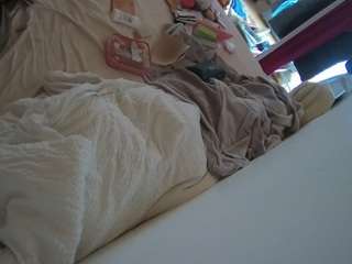 voyeurcam-julmodels-whitebed-4 camsoda stream image, 05.05.2026 14:10