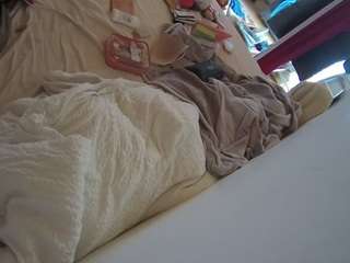 voyeurcam-julmodels-whitebed-4 camsoda stream image, 05.05.2026 14:10