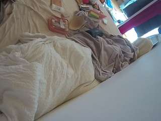 voyeurcam-julmodels-whitebed-4 camsoda stream image, 05.05.2026 14:10