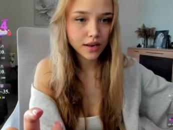 flooora_0 chaturbate stream image, 09.05.2026 02:10