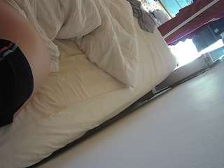 voyeurcam-julmodels-whitebed-4 camsoda stream image, 16.05.2026 16:10