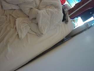 voyeurcam-julmodels-whitebed-4 camsoda stream image, 16.05.2026 16:10