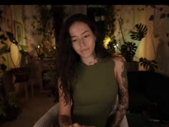 effylowell_ chaturbate stream image, 19.05.2026 23:50