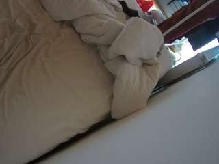 voyeurcam-julmodels-whitebed-4 camsoda stream image, 26.05.2026 18:40