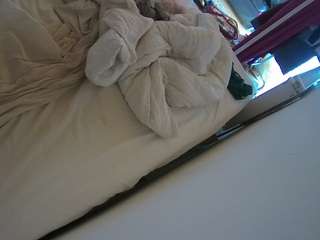 voyeurcam-julmodels-whitebed-4 camsoda stream image, 16.06.2026 12:00
