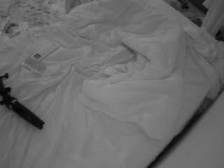 voyeurcam-julmodels-whitebed-4 camsoda stream image, 24.06.2026 06:30