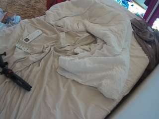voyeurcam-julmodels-whitebed-4 camsoda stream image, 24.06.2026 06:30