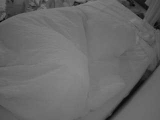 voyeurcam-julmodels-whitebed-4 camsoda stream image, 24.06.2026 06:30