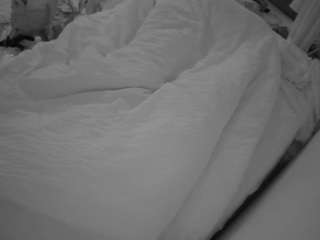 voyeurcam-julmodels-whitebed-4 camsoda stream image, 24.06.2026 06:30