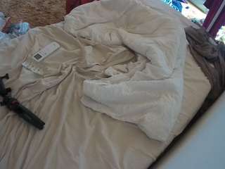 voyeurcam-julmodels-whitebed-4 camsoda stream image, 24.06.2026 06:30
